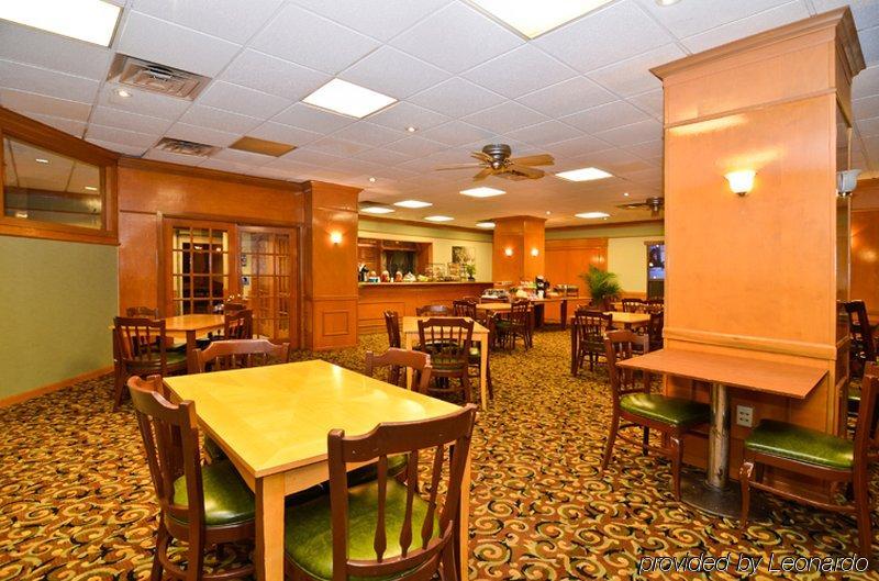 Fairfield Inn & Suites By Marriott Milwaukee Downtown Restaurant foto