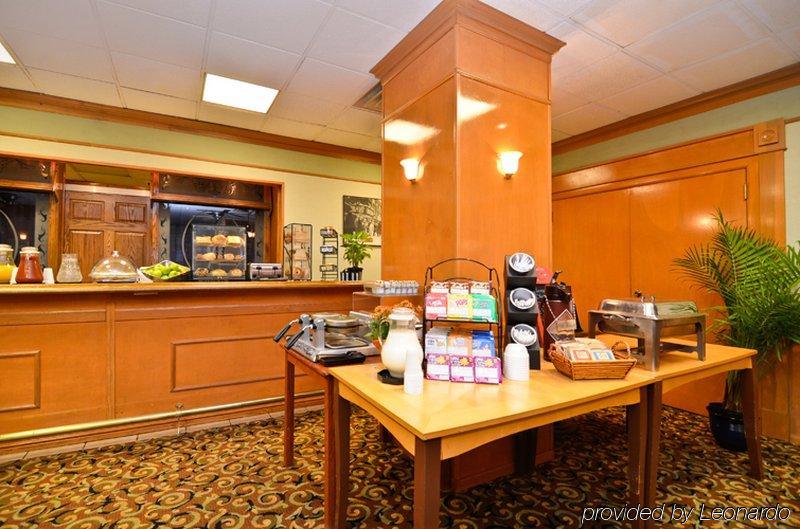 Fairfield Inn & Suites By Marriott Milwaukee Downtown Restaurant foto